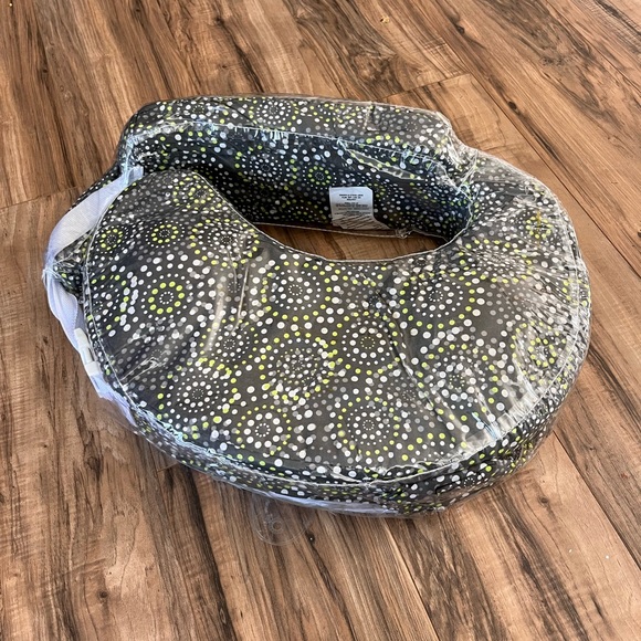 My Breast Friend Original Nursing Pillow (Maternity) One Size Color- Fireworks - Picture 3 of 3